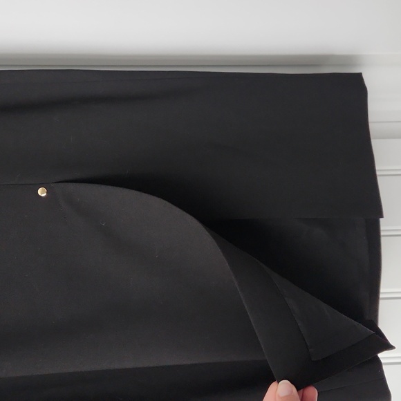 Black pencil skirt - Picture 2 of 4